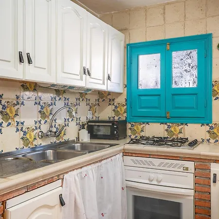 Casa Adelfas